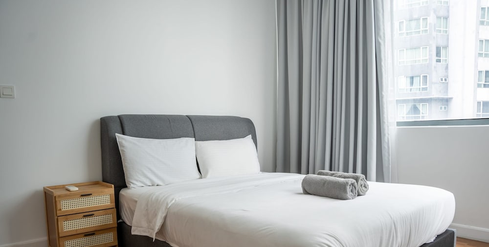 Summer Suites Residences By Plush