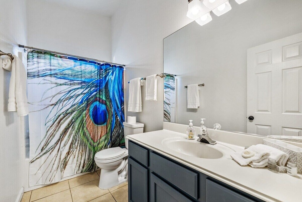 Desert Fun 4BR Retreat with Pool