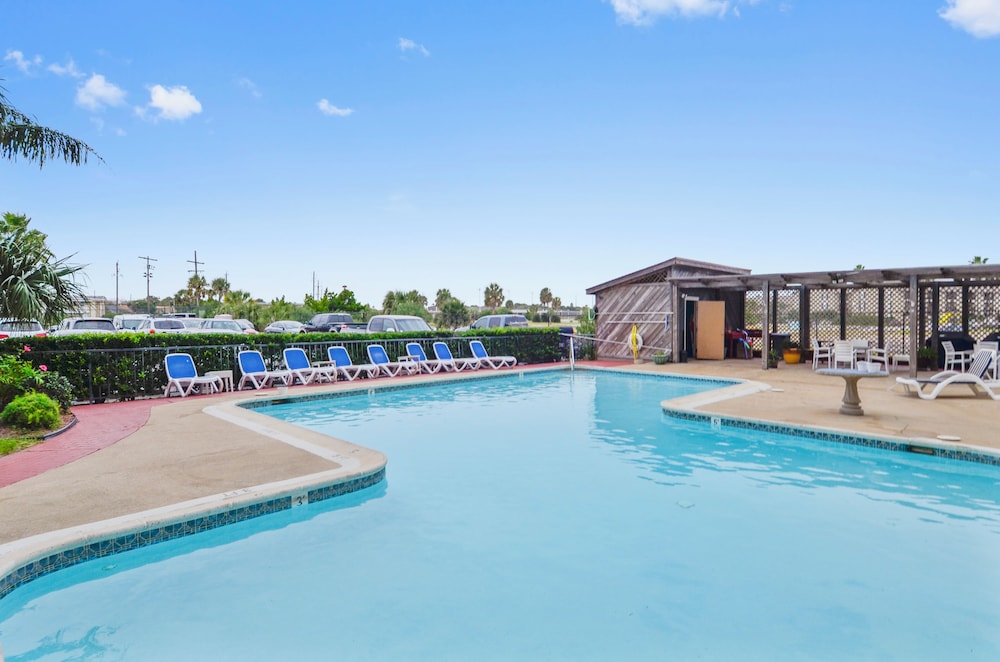 Sunny Sands by Ryson Vacation Rentals