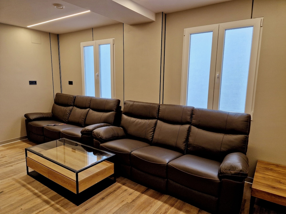 Velvet Hostel Business