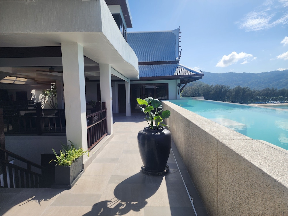 Luxury Seaview 6 Bedrooms With Infinity Pool Villa, Private Gym, Superfast Wifi