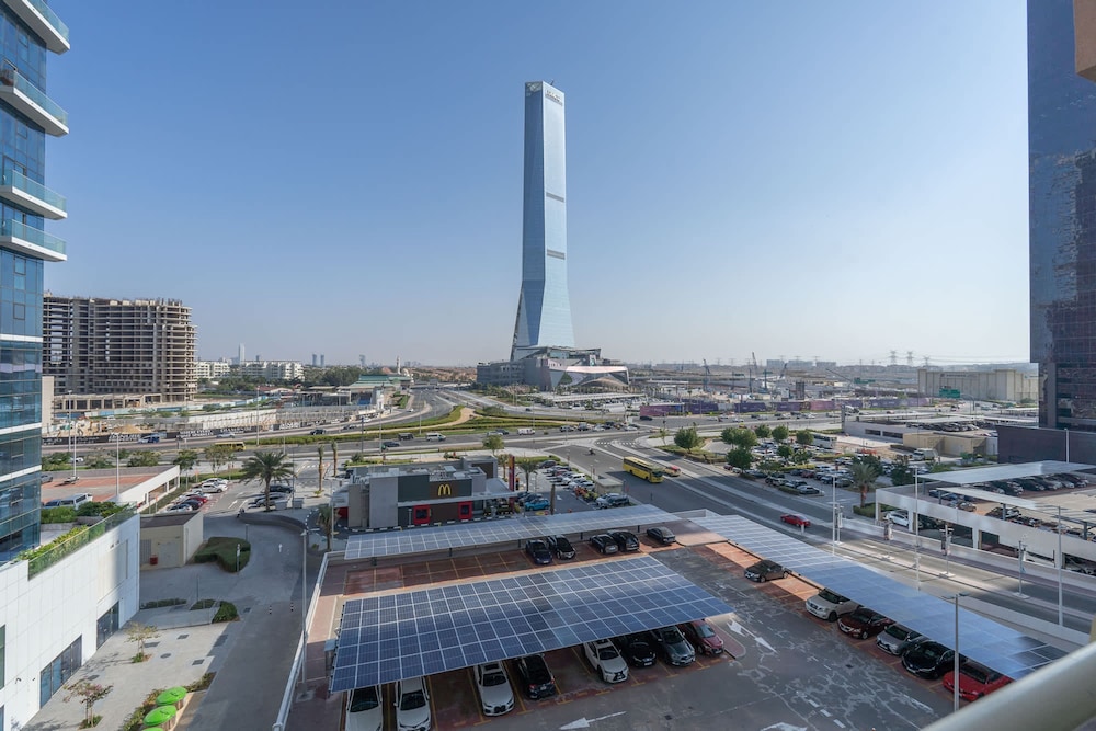 1 Bedroom Apartment With a City View and Sleeps 4