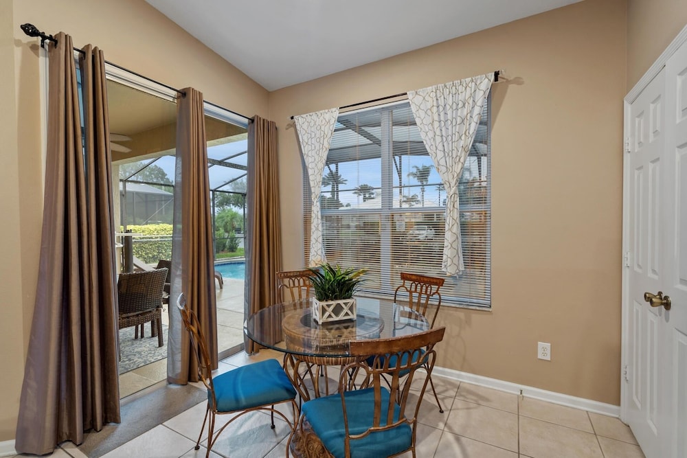 Windsor Palms Resort 4 Bedroom Pool Home + Game Room 4 Home