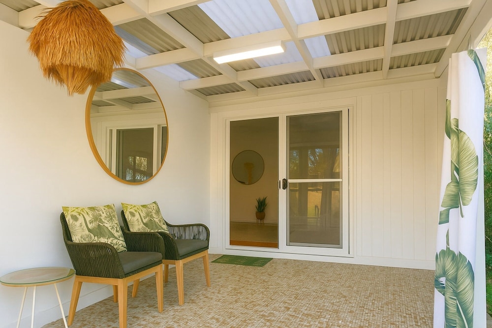 Light Filled 3-bed Coastal Home at Brighton Beach