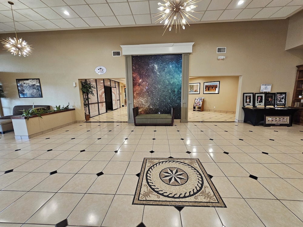 Roswell Vacations - Clarion Inn  Suites - Property Image 3