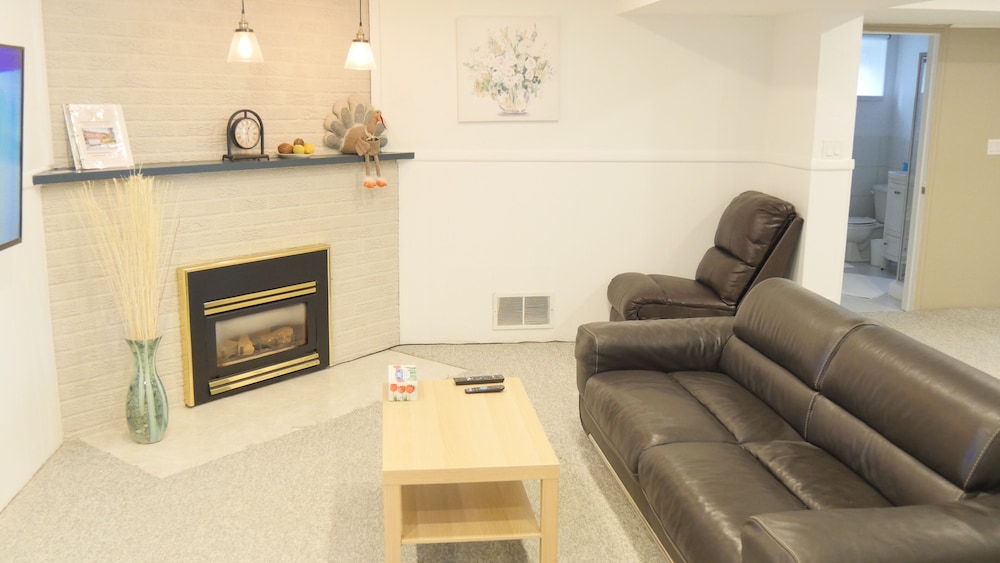 Applewood Hills Apartment