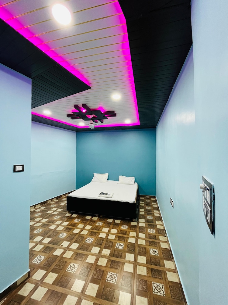 Vande Bharat P Guest House