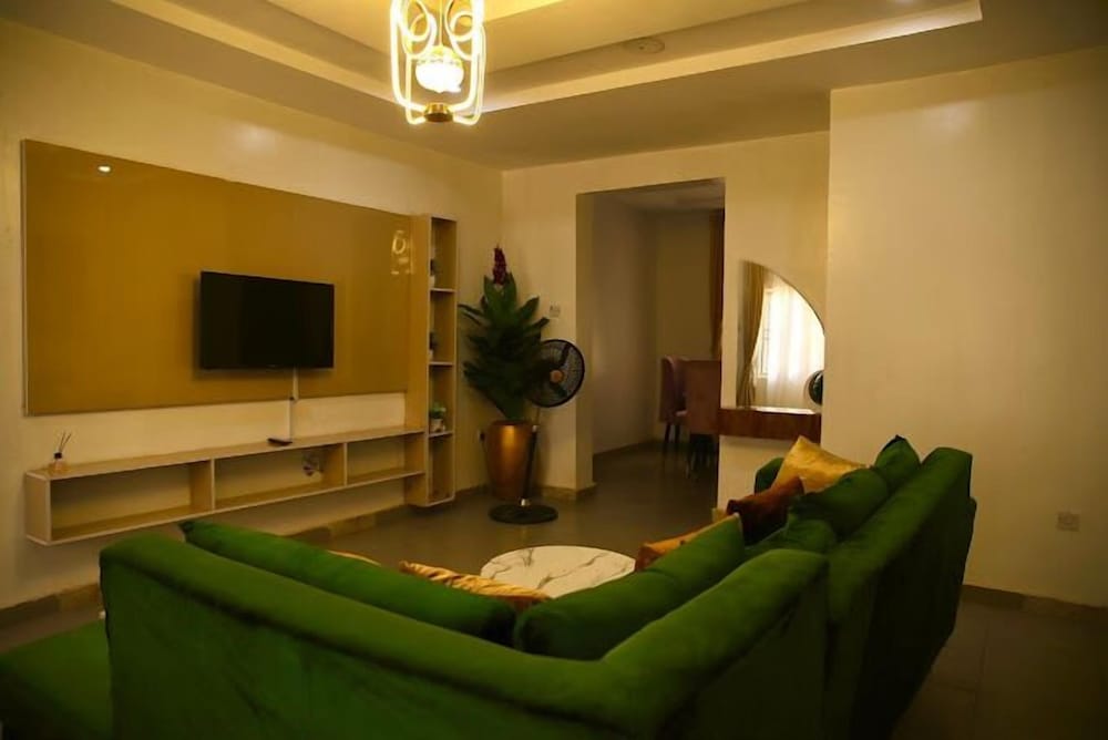 El-Mak Luxury Homes