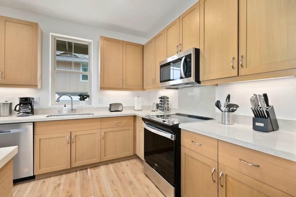 @ Marbella Lane - Serene & Lovely MT + Ocean Views