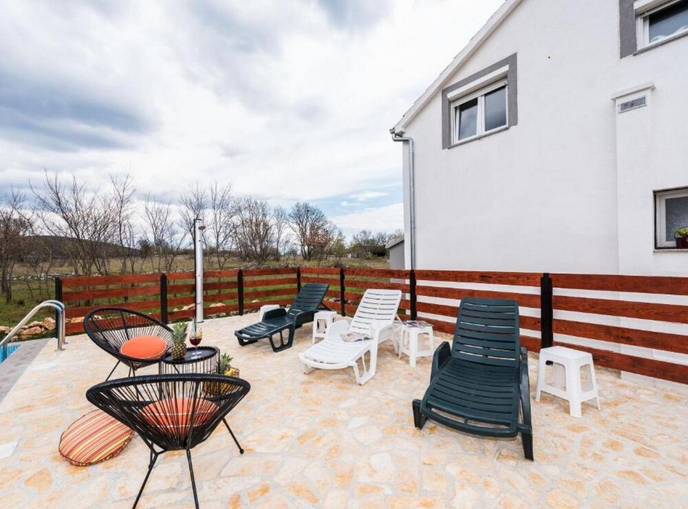 Relaxing Bisko Retreat With Outdoor Pool, Furnished Terrace and BBQ