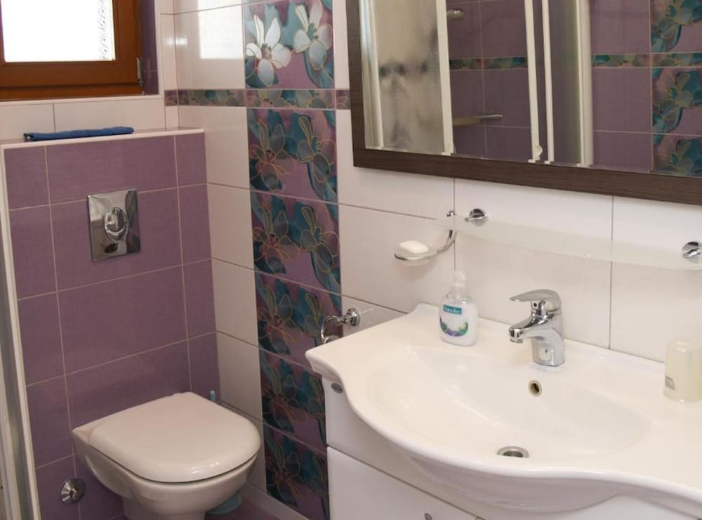 Spacious and Tranquil Apartments With Shared Pool