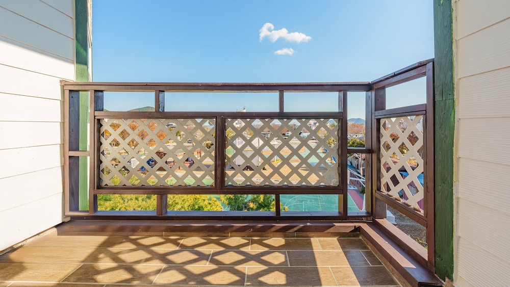 Geoje Peugeot Gomsol Petfriendly Pension
