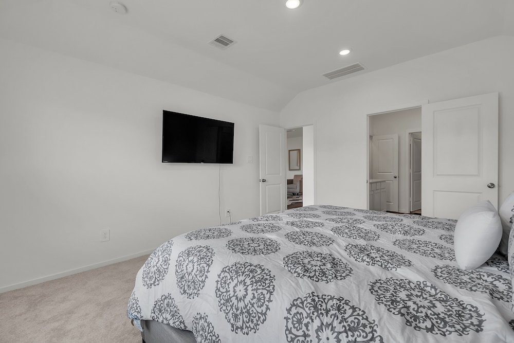 Spacious 3br Retreat Near Lake Conroe 3 Bedroom Home