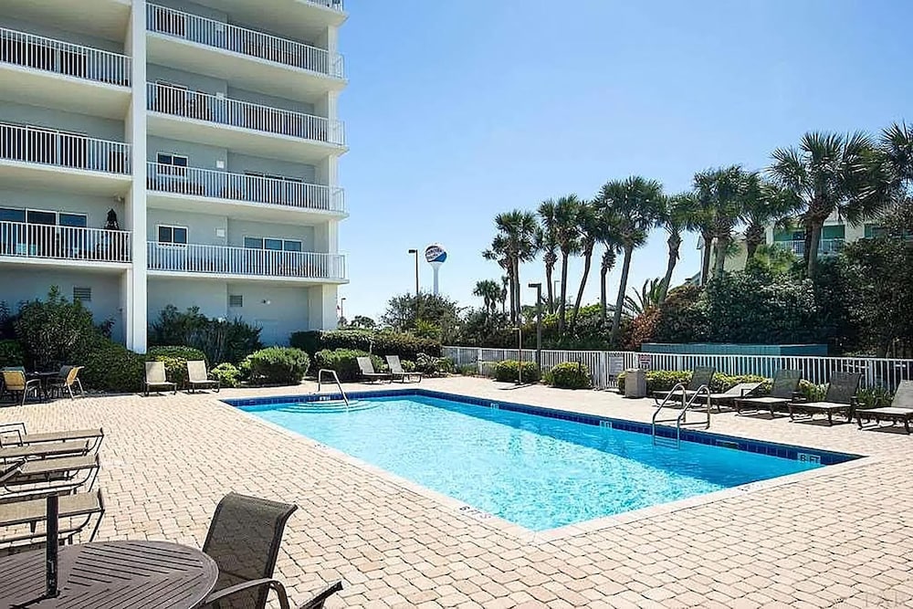 South Harbour 12E