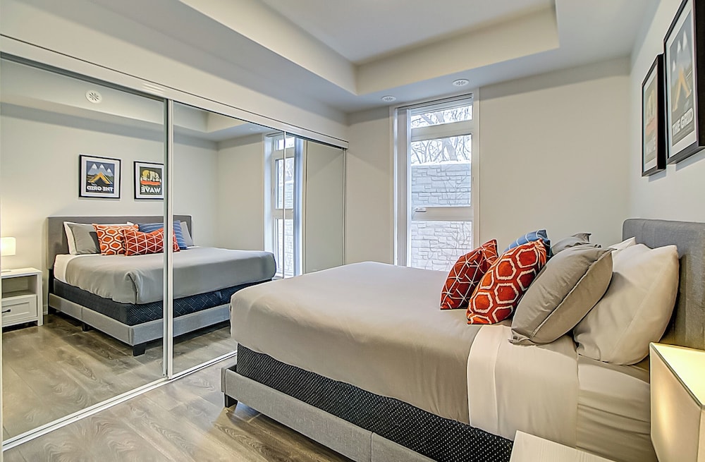 Modern 3BR Retreat Near Yorkdale Mall