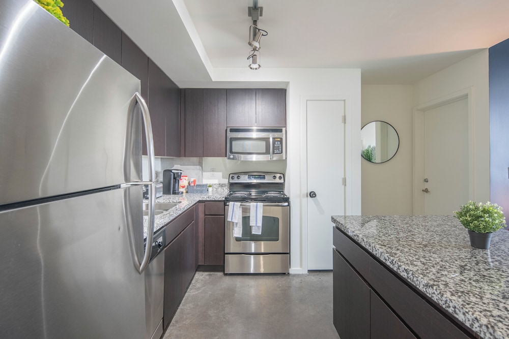 ROVE LIVING/KL - Roosevelt Point