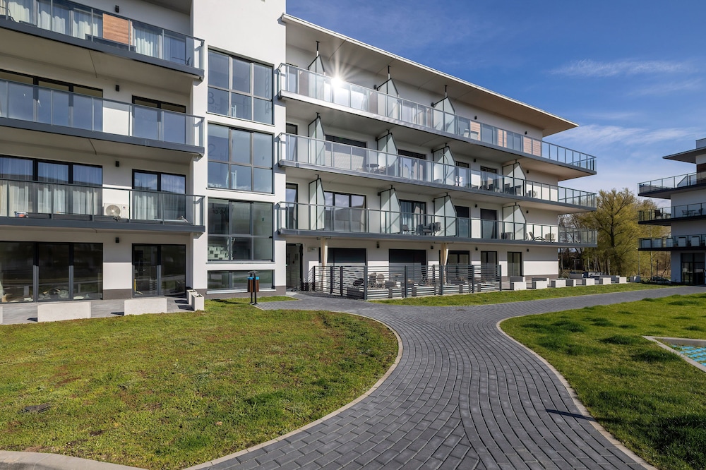 Amazing Studio With Balcony by Renters
