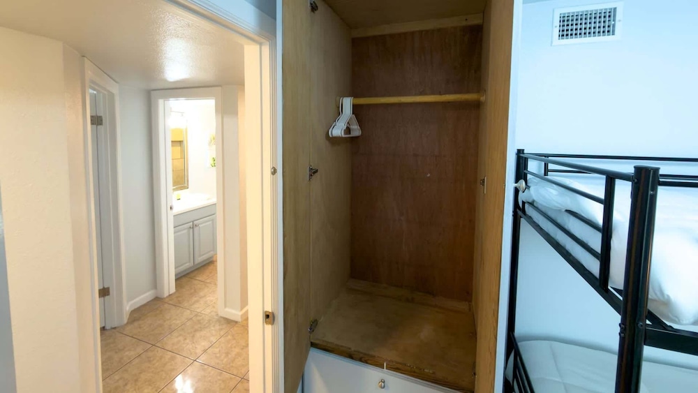 Sleeps 10 Direct Beach Heated Pool 3 Bedroom Apts