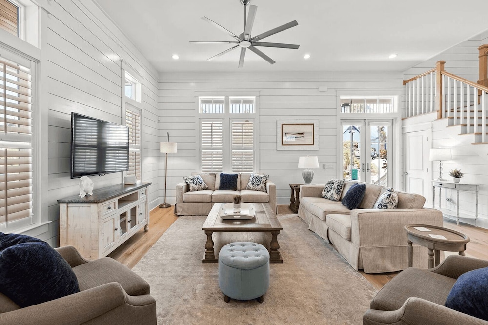 30A Aqua Vista by Avantstay Golf Cart Included, Pool Acess, Walk to Beach