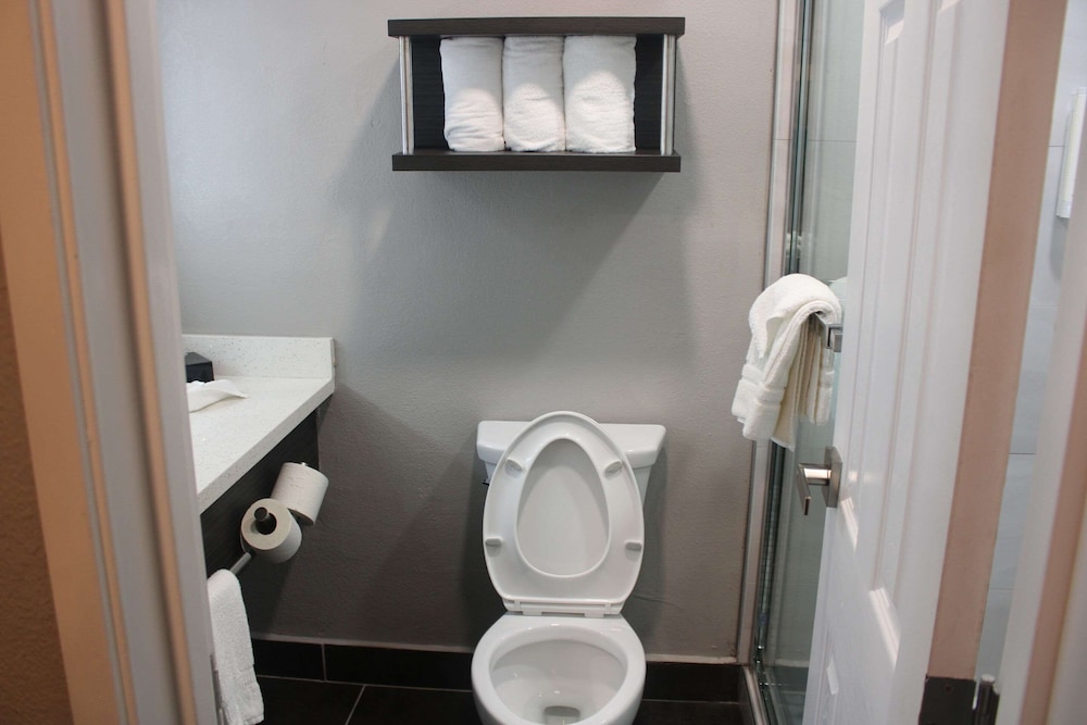 Marshall Vacations - Clarion Pointe Marshall - Property Image 24