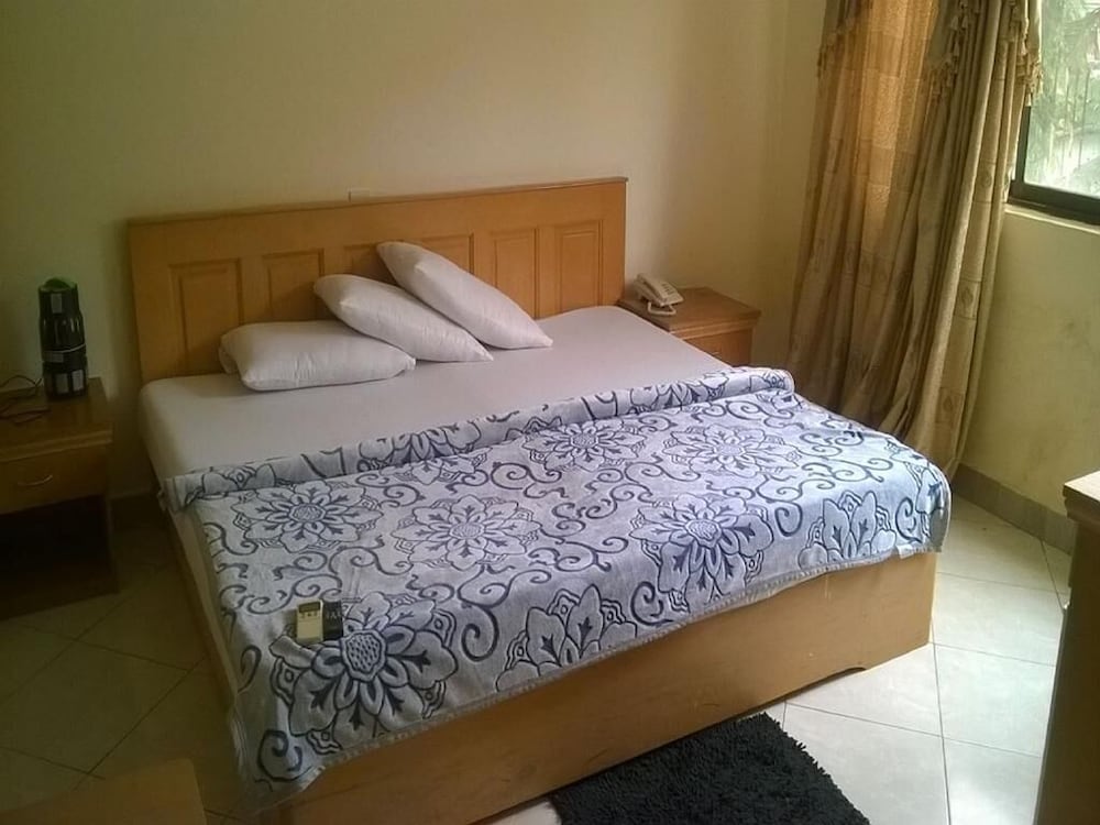 Animens Hotel Takoradi view 4