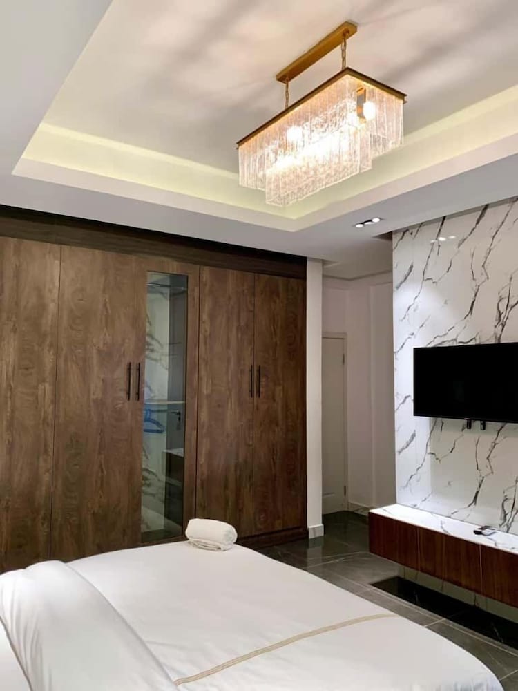 Sujimoto Residences