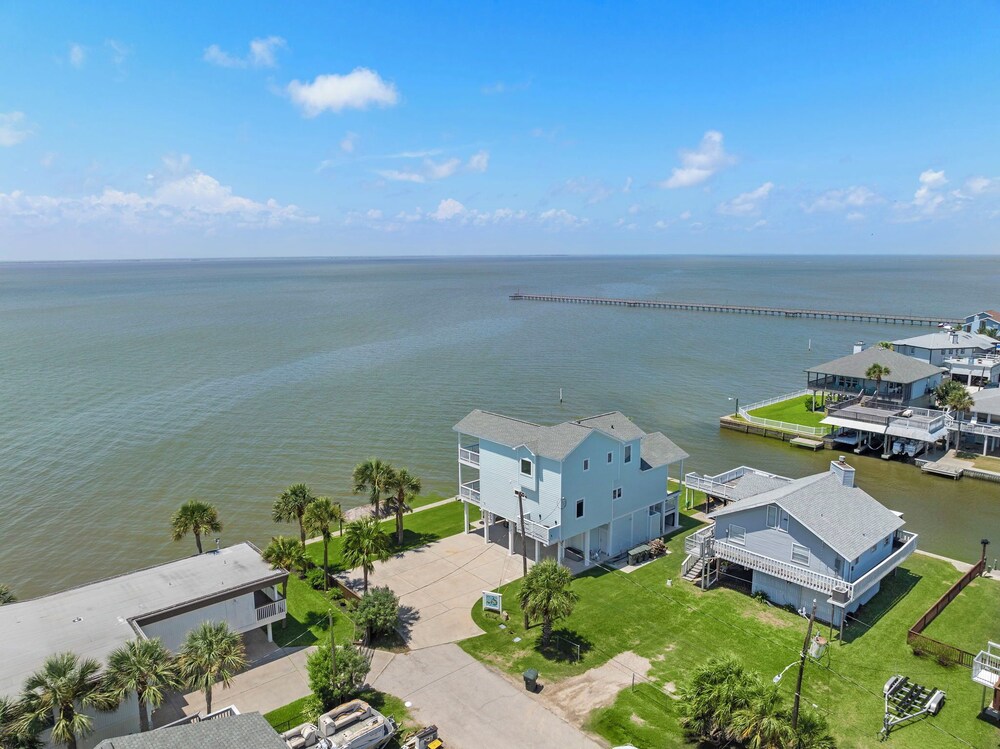 Blue Marlin Bayfront Retreat by Ryson Vacation Rentals