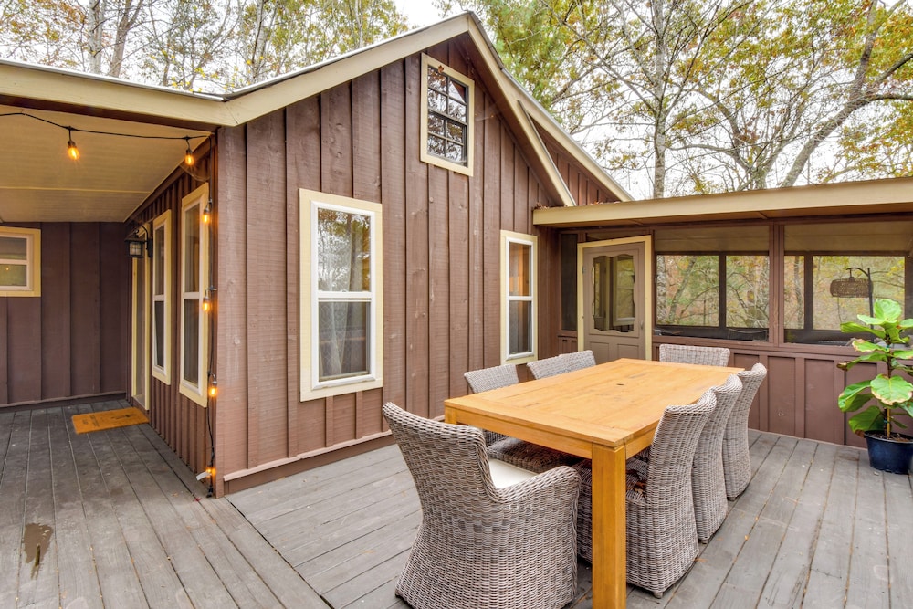 1 Mi to Beach: Lake Rabun Home w/ Carriage House