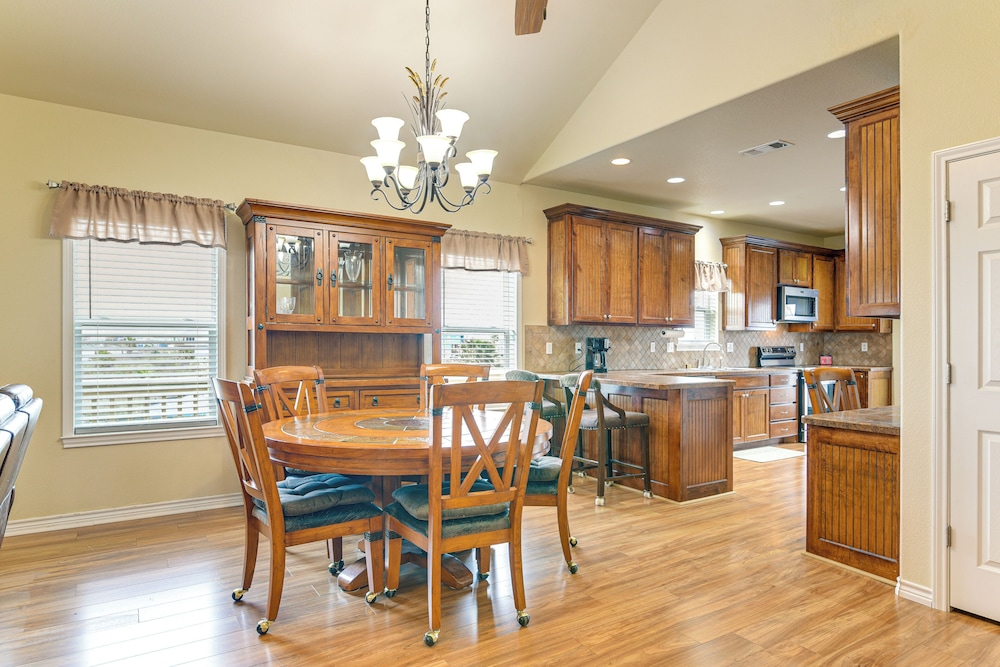 Walk to Beach: Bayfront Gilchrist Getaway!