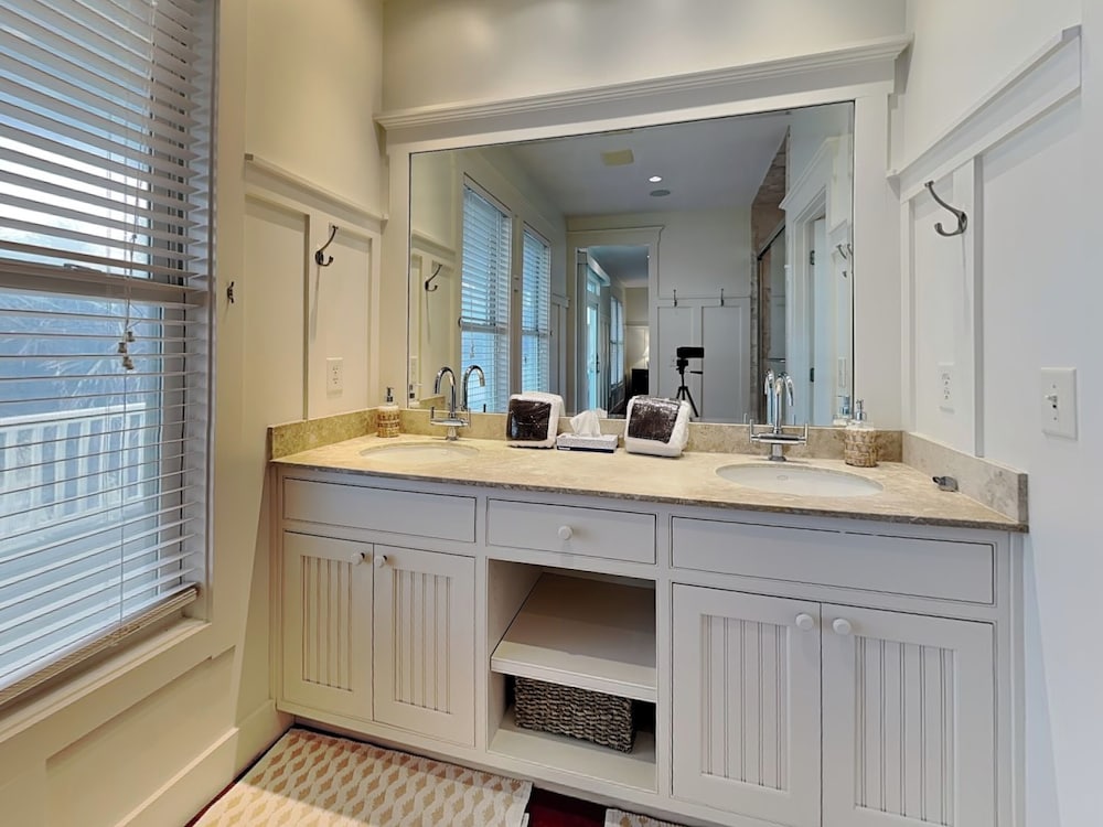 Windansea by Topsail Realty