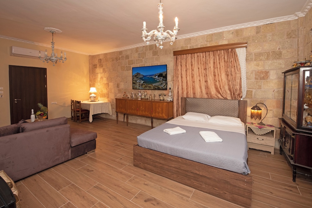 Arionos Rooms