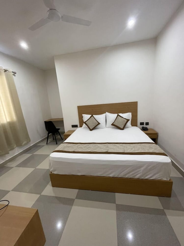 Hotel Srijan Vrindavan