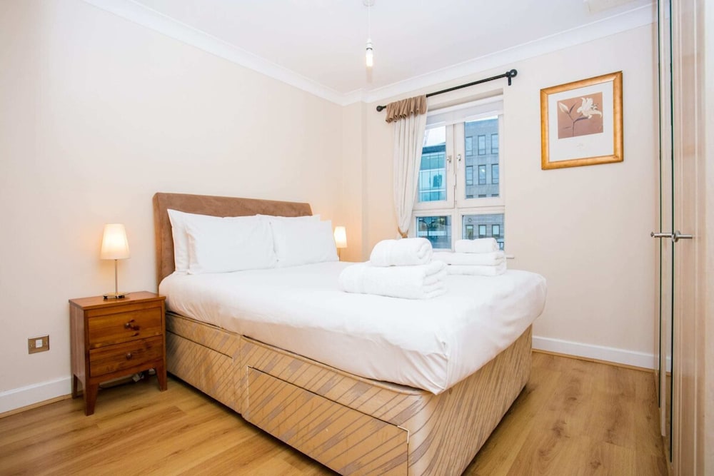 1 Bedroom Apartment near St. Paul's Cathedral