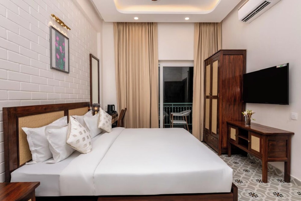 Yellowstone Resort Arambol