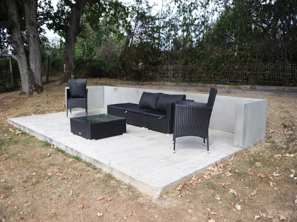 Chalet in Rochefort With Garden BBQ