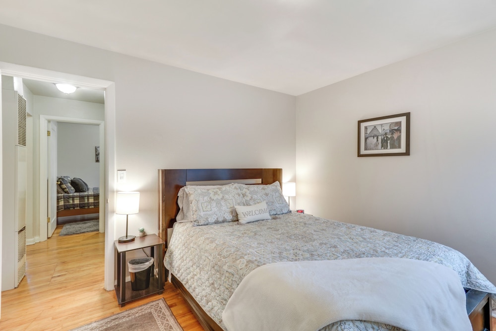5 Mi to Oregon Zoo: Apartment w/ Private Yard