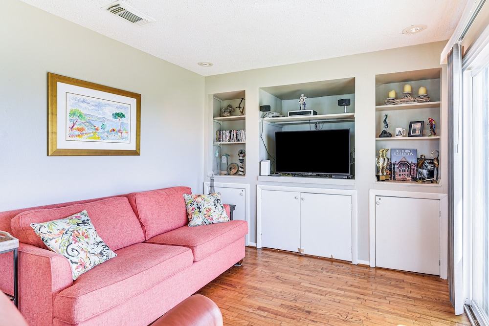 Walk to Beach: Galveston Home w/ Patio & Balcony!