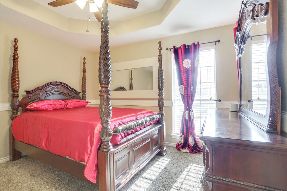 9 Mi to Lake Texoma: Calera Escape w/ Gazebo!
