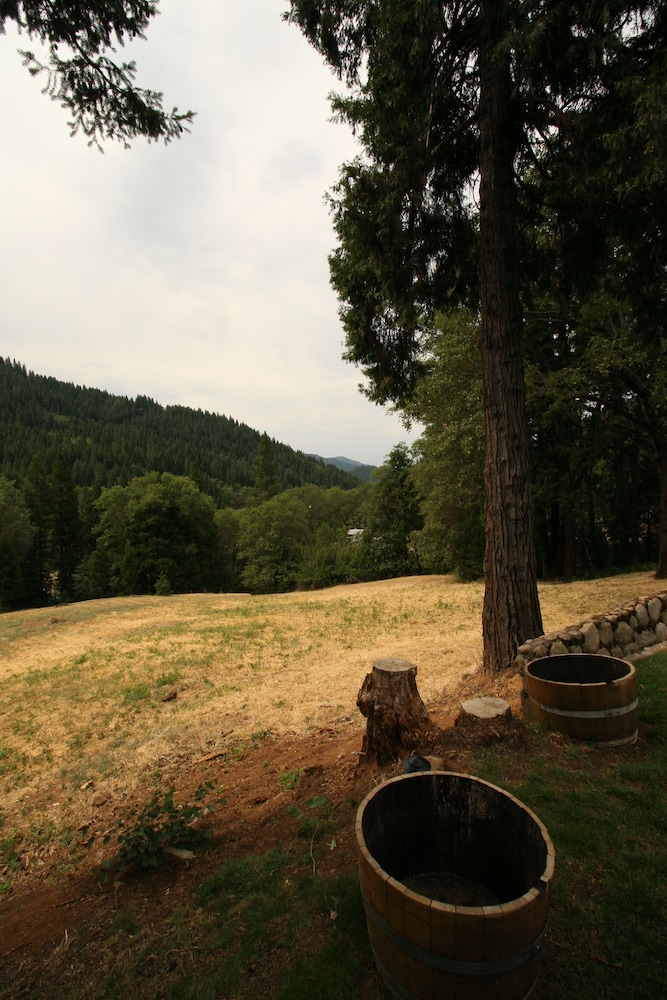 Dunsmuir Lodge