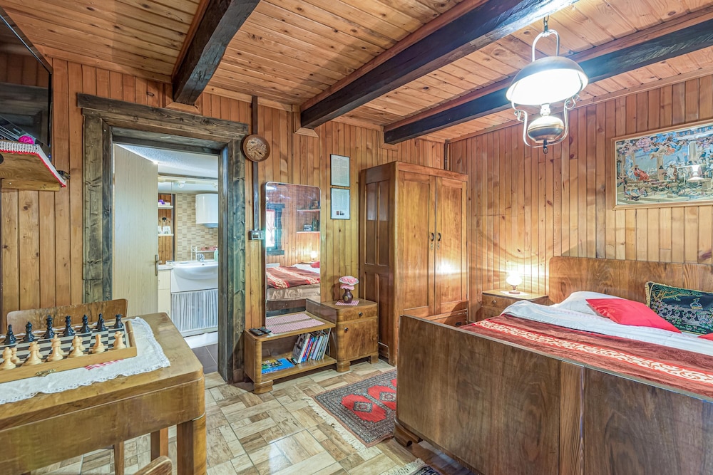 Chalet Birchwood With Whirlpool and Sauna view 3