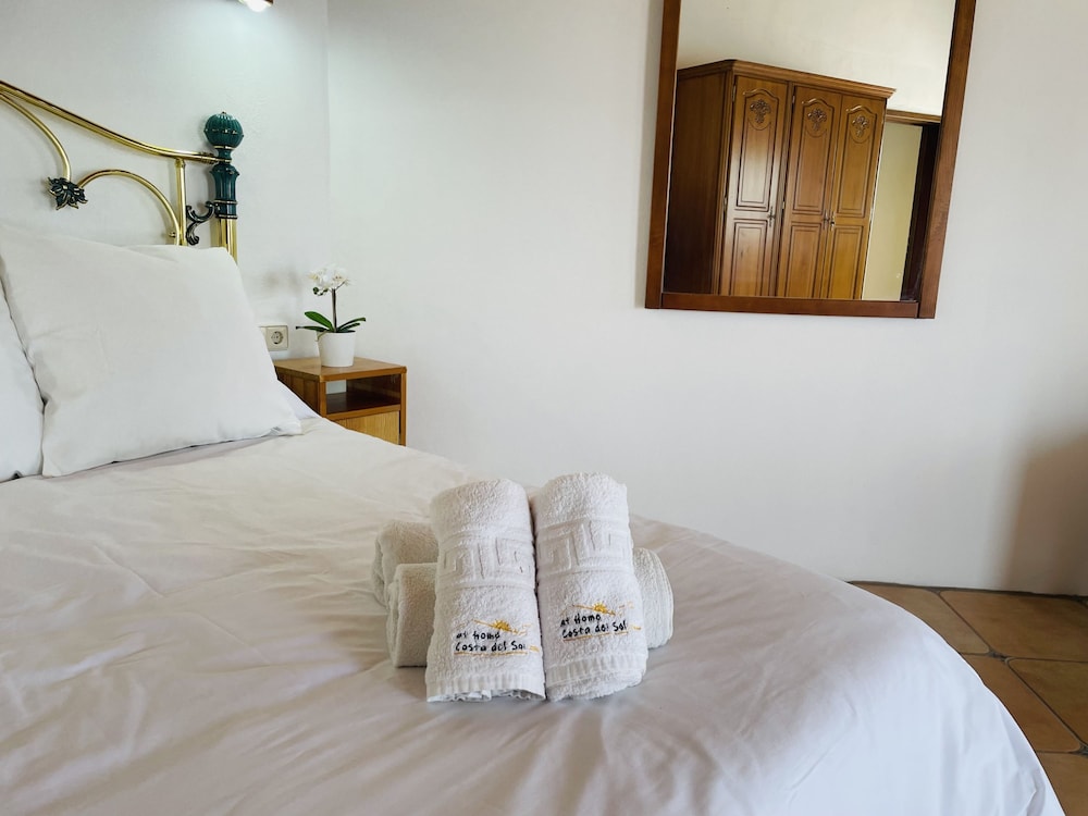 Casa Rural Comares con Piscina Privada by At Home