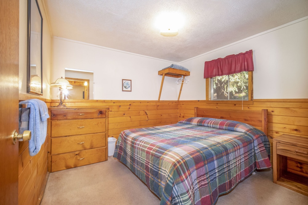 Bear Paw Lodge
