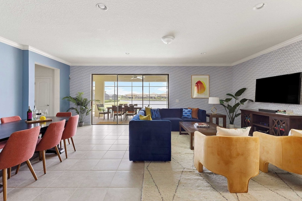 Sleeps 20! Resort Home Near Disney, Pool+game Room Twice-as-nice by Avantstay