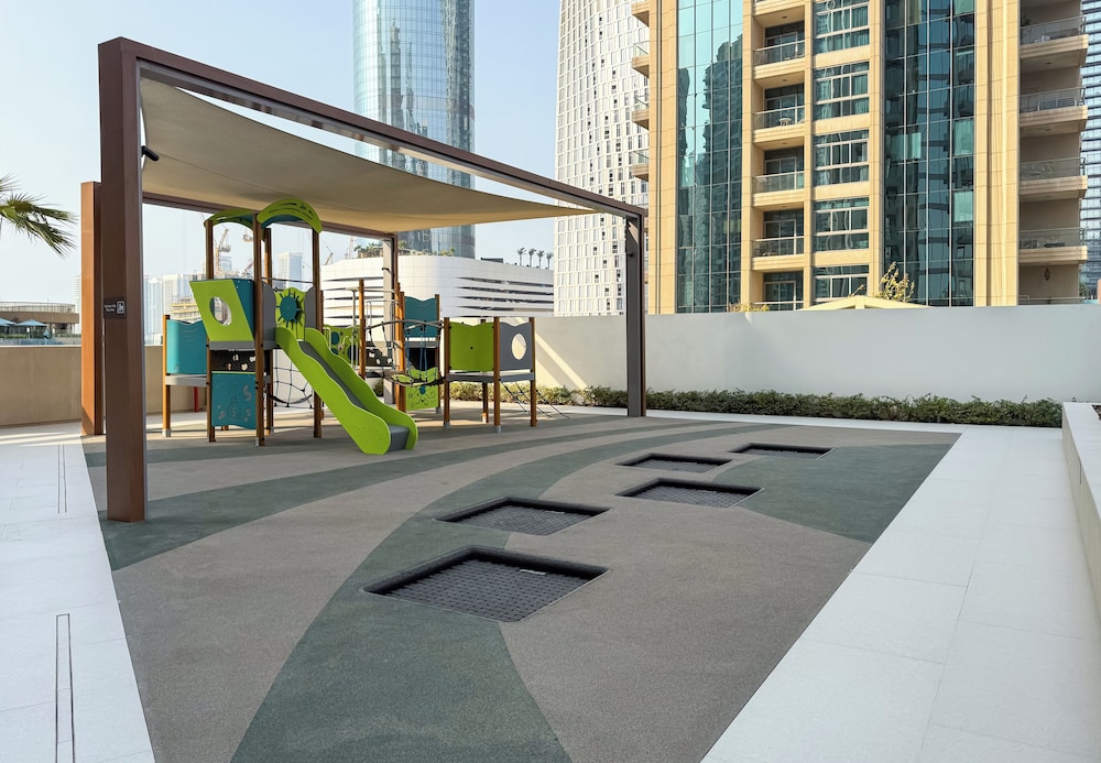 Experience 2BR Luxury Living  LIV Marina