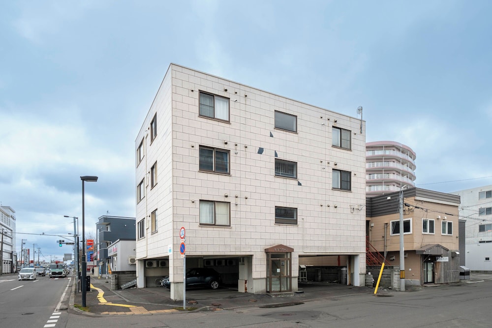 SILK COURT 301