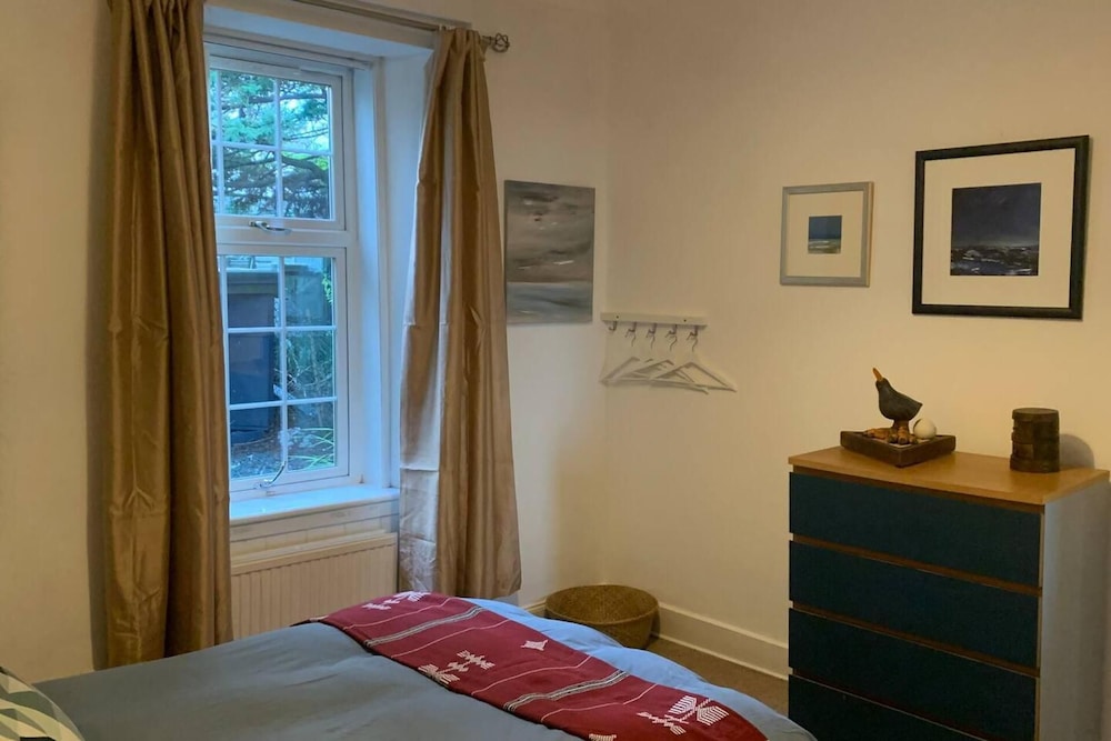 Cedarbank's - The Little Art House - dog Friendly view 3
