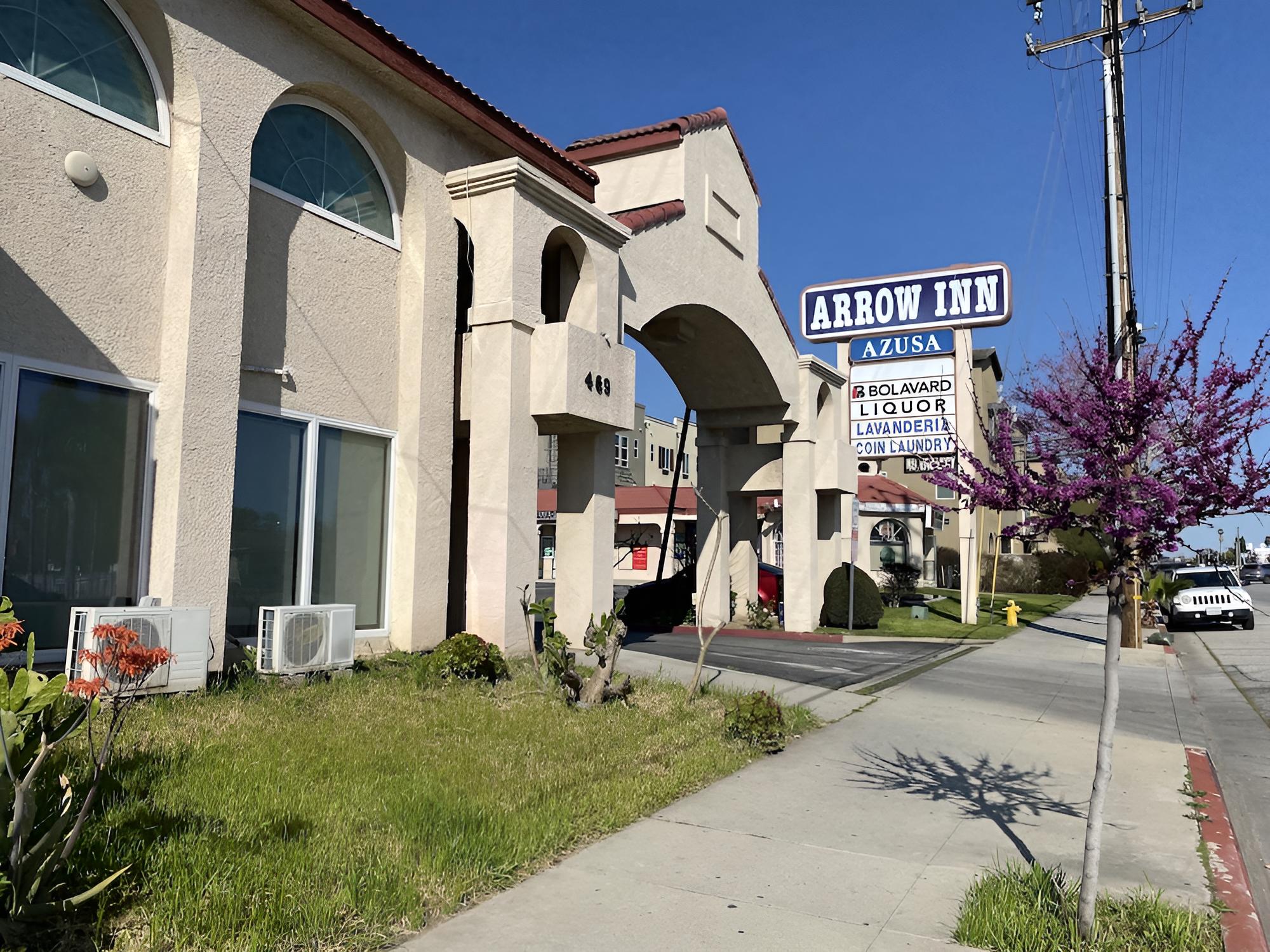 Howard Johnson by Wyndham Azusa - Property Image 9