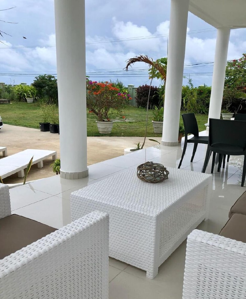 Castaway Lodge