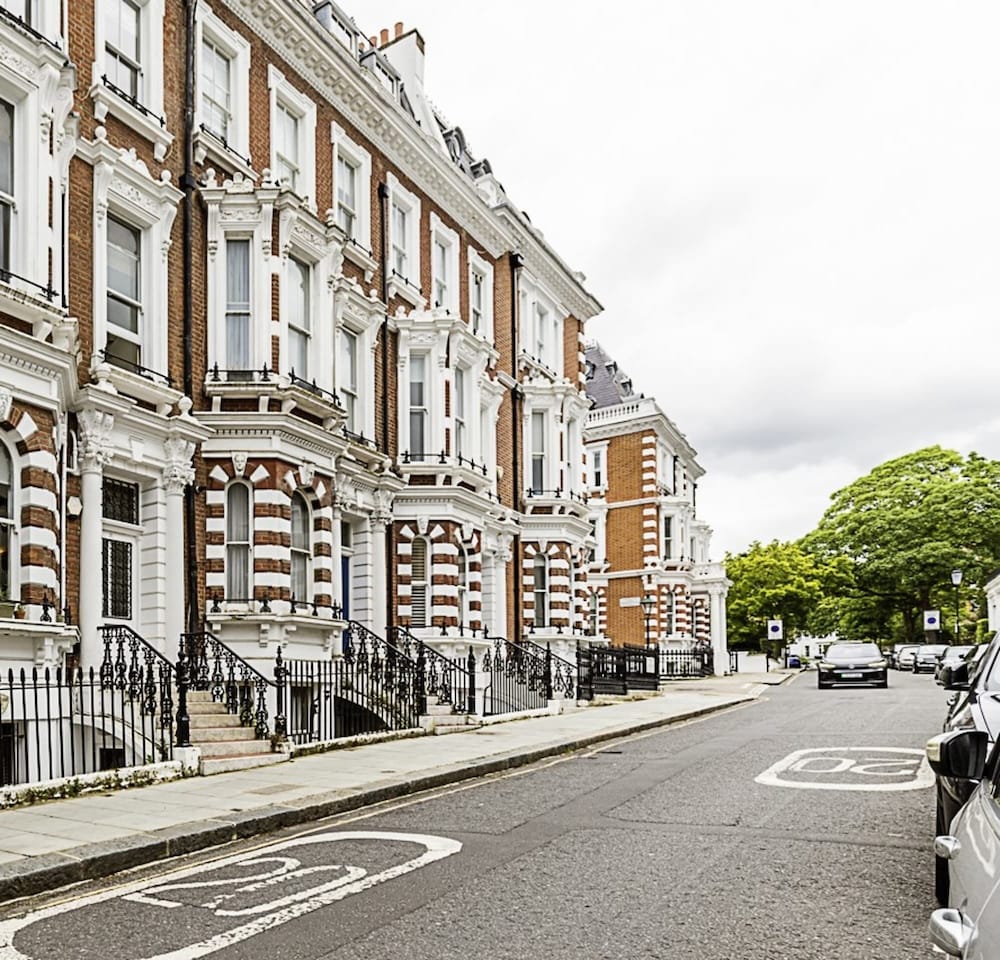 Charming Kensington Apartment