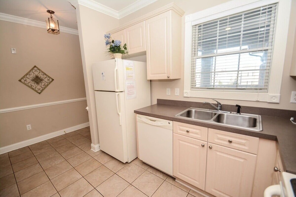 Magnolia Pointe 4878-402 2 Bedroom Condo